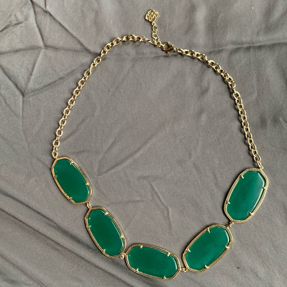 Kendra Scott necklace